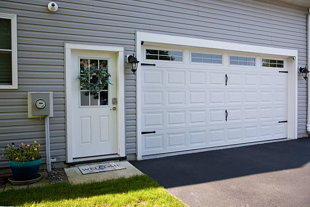 24/7 Emergency Garage Door Panel Replacement experts in Waterloo, IL